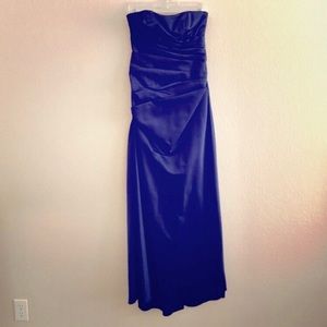 ☃️3 for $30☃️ Strapless Evening Gown
